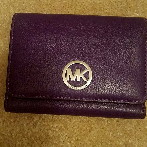 Michael Kors Wallet - Picture 1 of 3
